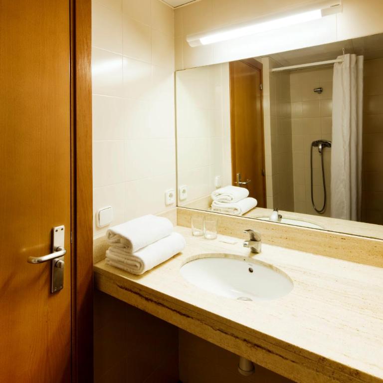 Residencia Universitaria Sarrià - Habitación Doble - 2 camas - 3