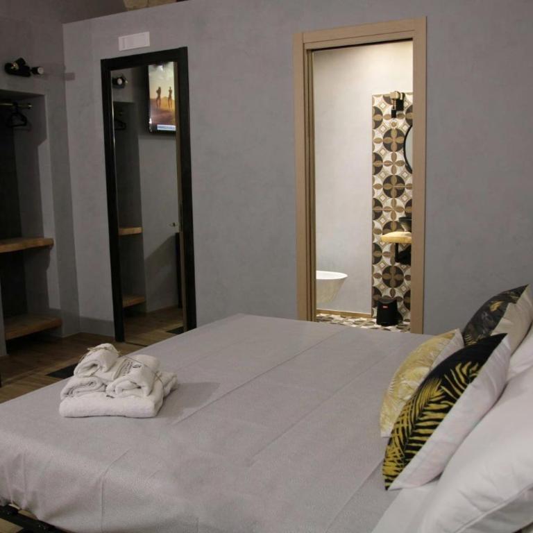La Dimora del Principe-Piano terra - Deluxe Double Room with Shower - 23