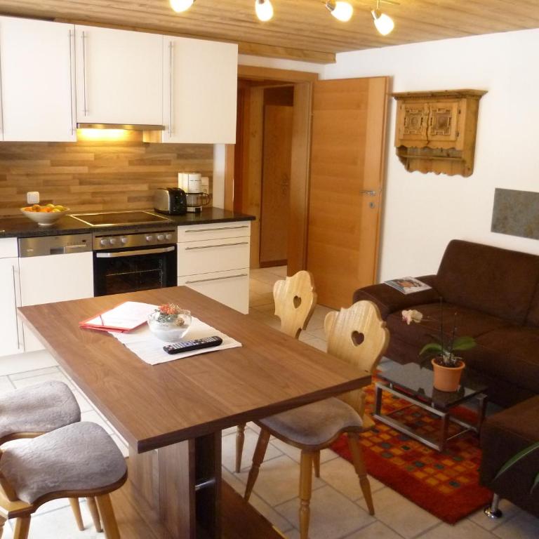 Apartments Suggadin - Apartment mit 2 Schlafzimmern und Balkon - 2