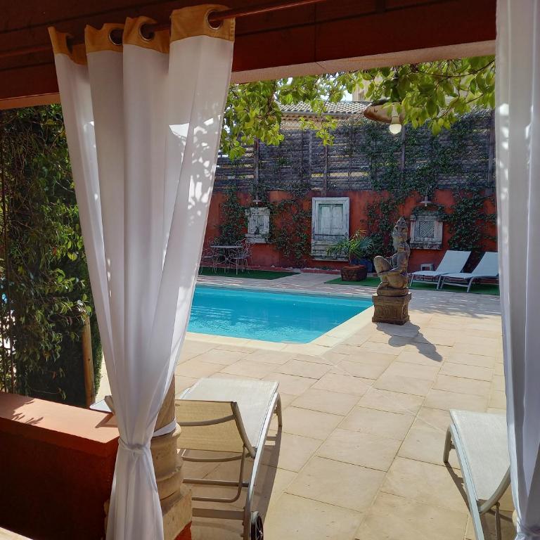 Couleurs du Sud - Chambre Double - Vue sur Piscine - 3