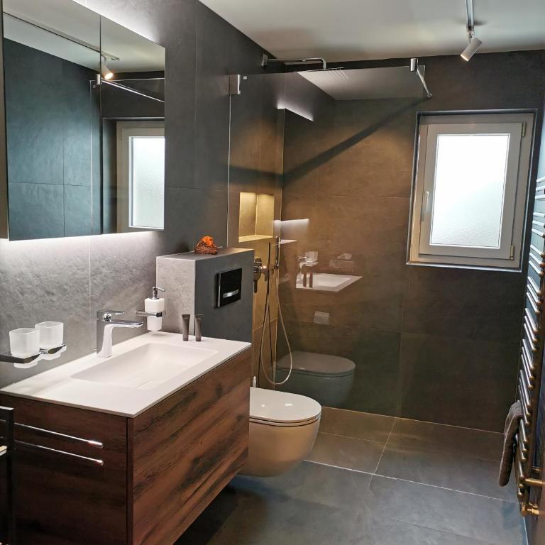 Ferienwohnung Pontresina - Chesa Andrea - Gartensitzplatz - Apartment mit 3 Schlafzimmern - 19