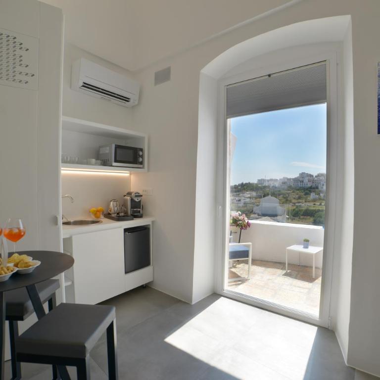 Sunshine Luxury Rooms - Camera King con Balcone - 5