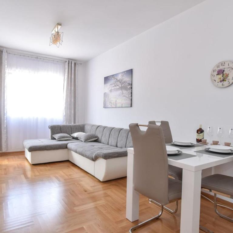 Lux Apartments Iva - Apartment with Mountain View - 6