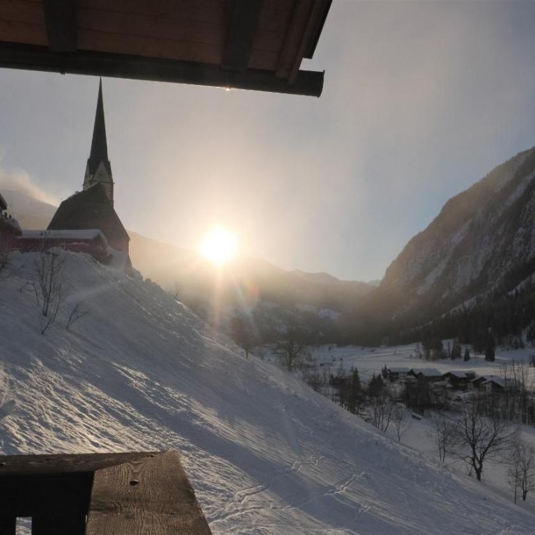 Haus Fien - Zimmer mit Kingsize-Bett und Gartenblick. - 9