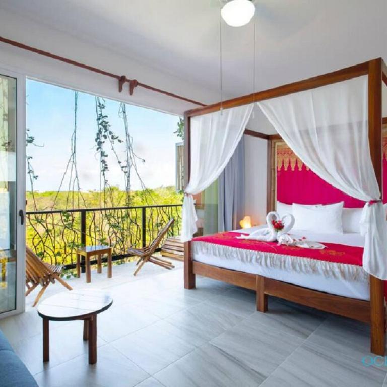 Ocean Zen Suites on 5th Avenue - Adults Only - Luxury King Suite with 100% Ocean View - 4