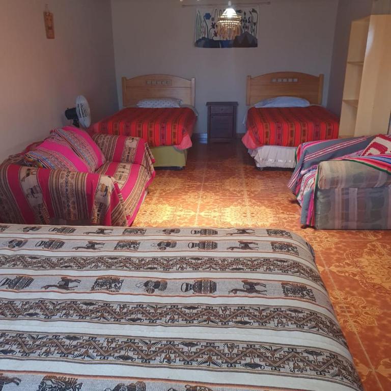 Hostal Candelaria - Habitación Cuádruple con baño privado - 4