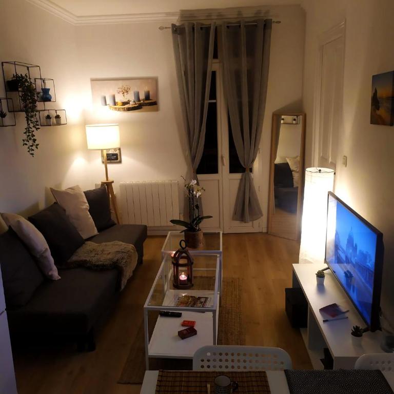 Private Independant flat - Lourdes city center - 2 Balconies - Appartamento con 1 Camera da Letto - 17