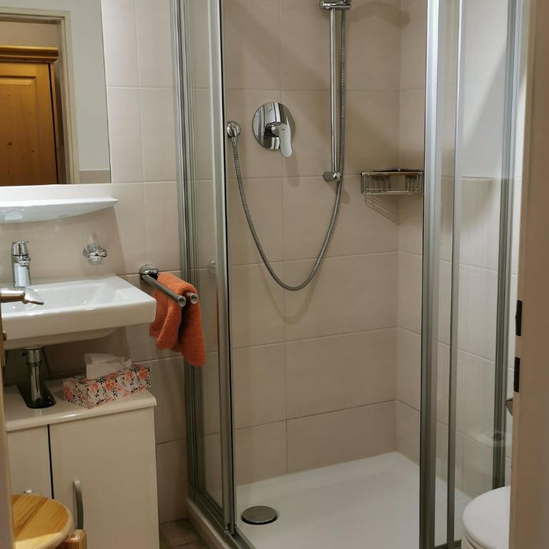 Menkenhof - Doppelzimmer mit Bergblick - 4