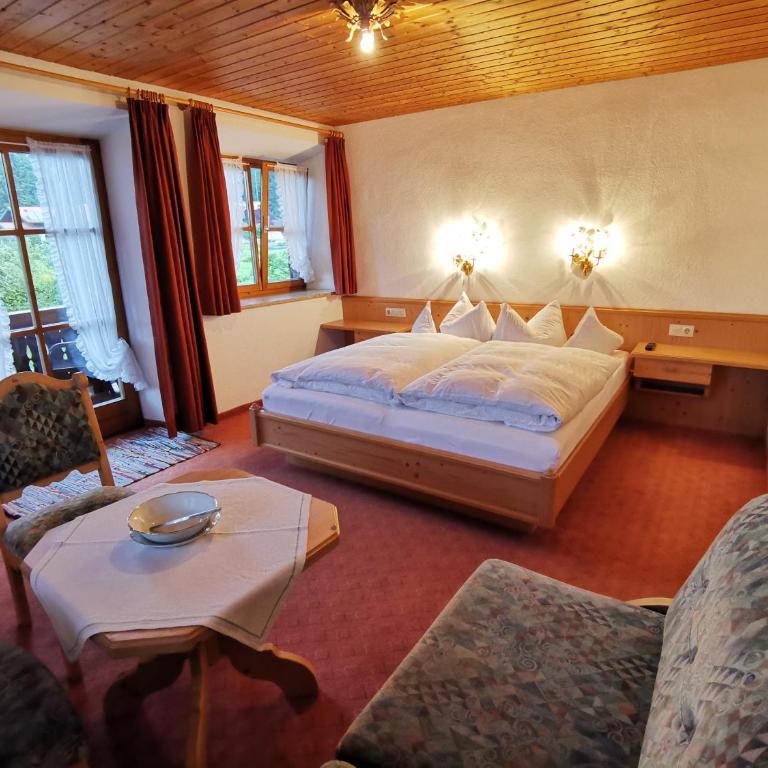 Menkenhof - Doppelzimmer mit Gartenblick - 1
