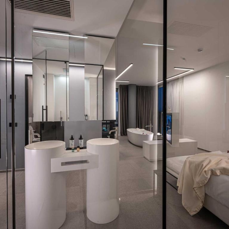 J44 Lifestyle Hotel - Suite King - 3