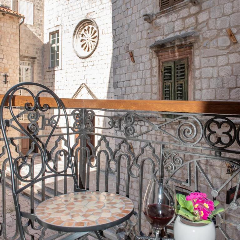 Sasha di Cattaro - Old Town Lux Apartment - Three-Bedroom Apartment - 14