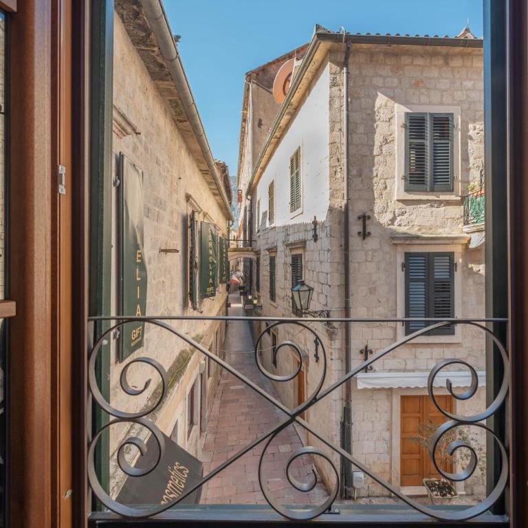 Sasha di Cattaro - Old Town Lux Apartment - Three-Bedroom Apartment - 28