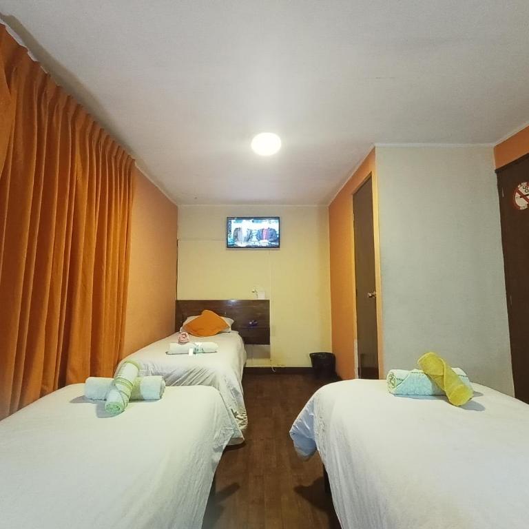 Isabela Hotel - Habitación Triple con baño privado - 5