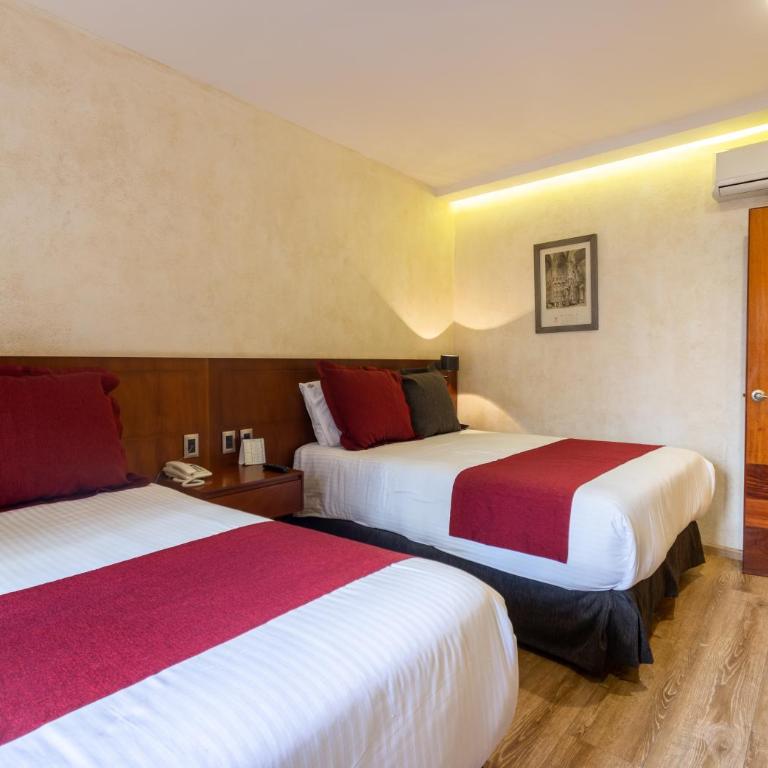 Hotel Madero - Double Room with Two Double Beds - 8