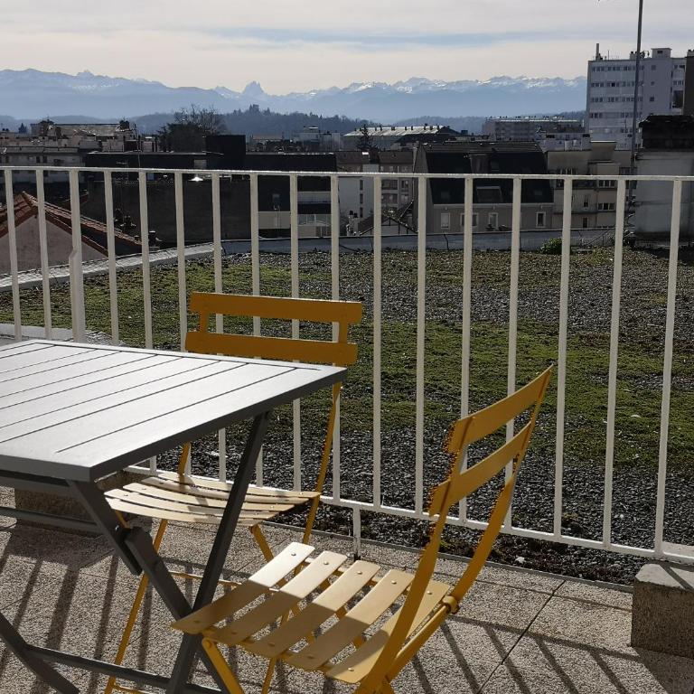 Appartement tout confort 2 chbres - 72m2 - avec terrasse et vue Pyrénées - Appartement avec Terrasse - 24