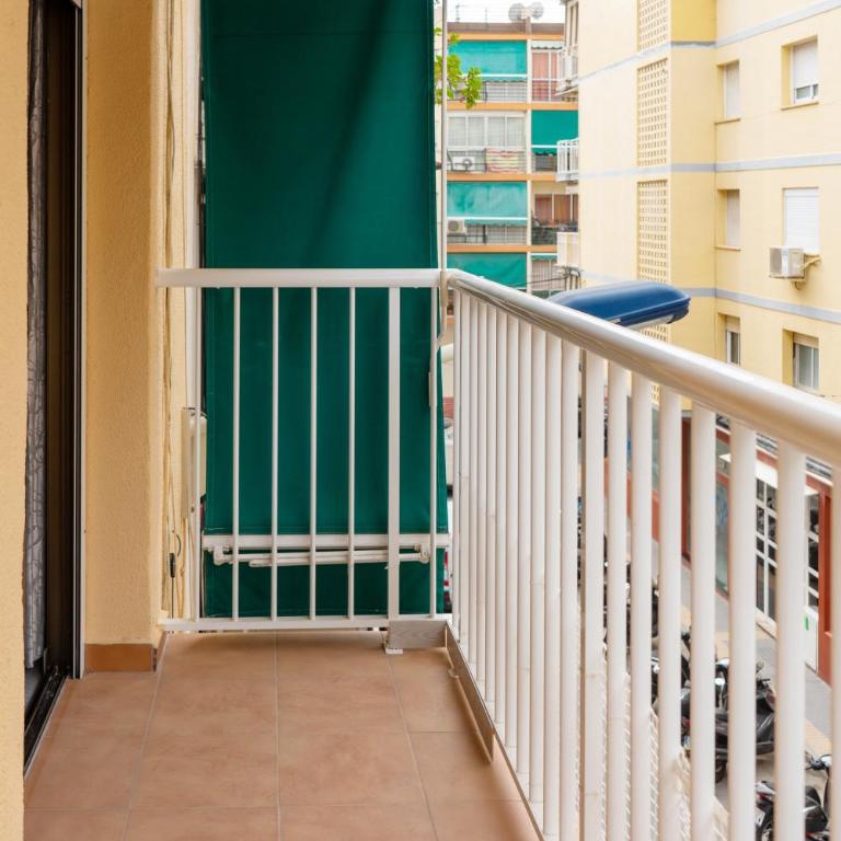 Apartamento completo Plaza España II - Three-Bedroom Apartment - 13