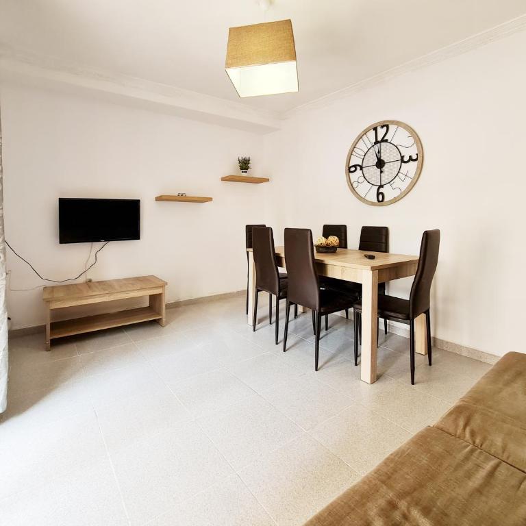 Apartamento completo Plaza España II - Three-Bedroom Apartment - 5