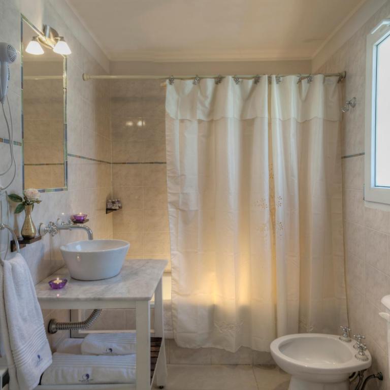 NBH Lacus Boutique Hotel - Habitación Doble con vistas al lago - 4