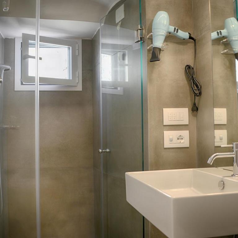 Sunshine Luxury Rooms - Camera Matrimoniale Superior - 5