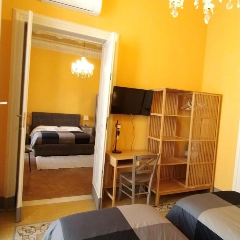 B&B Palazzo Arcidiacono - central prestigious flat - Deluxe Quadruple Room - 2
