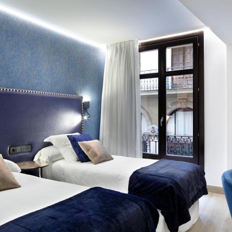 Pension Ama Bilbao - Habitación Doble con balcón - 2 camas - 1