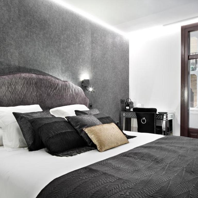 Pension Ama Bilbao - Habitación Doble Deluxe con balcón - 1