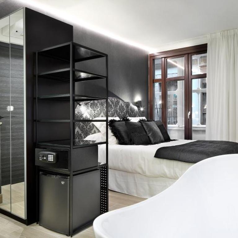 Pension Ama Bilbao - Habitación Superior con cama extragrande - 3