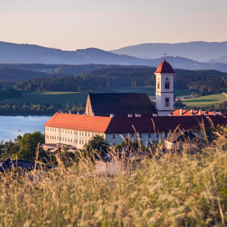 Stift St. Georgen am Längsee - Doppelzimmer mit Seeblick - 1
