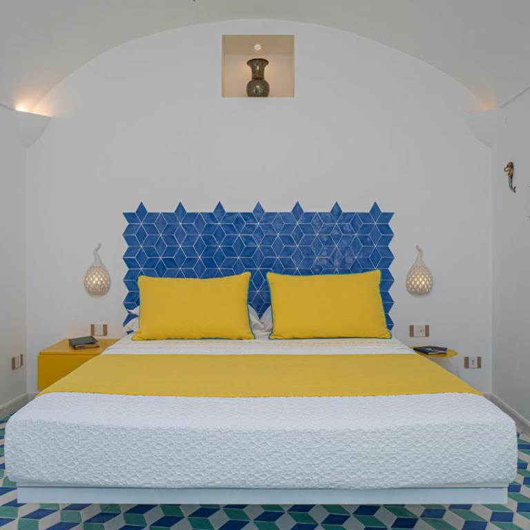 Petrea Lifestyle Suites - Deluxe Double Room with Balcony and Sea View - 6