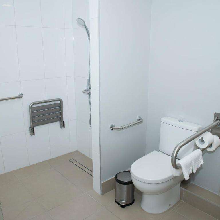 Radisson Hotel Curico - King Studio Suite - Disability Access/Non-Smoking - 2