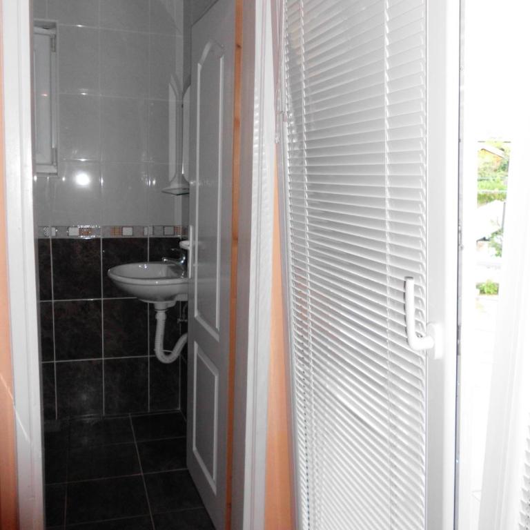 Apartmans Hari - Studio with Balcony and Sea View (4 Adults) - 6