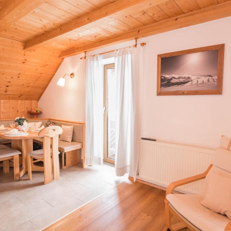 Ferienwohnungen Schwalbennest - Apartment - auf 2 Etagen - 6