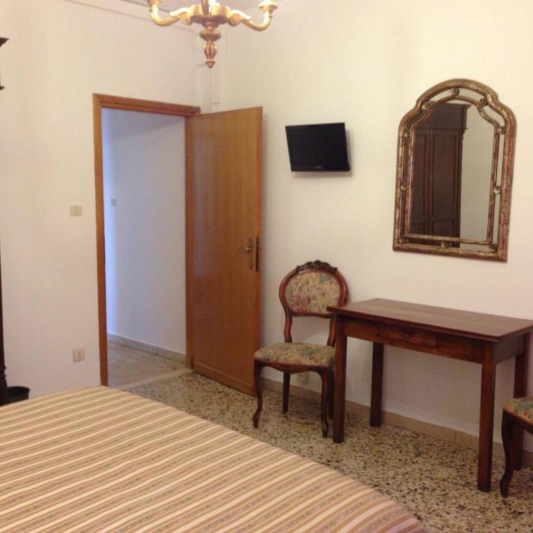 Casa del Pozzo - Camera Matrimoniale Standard con Bagno in Comune - 5