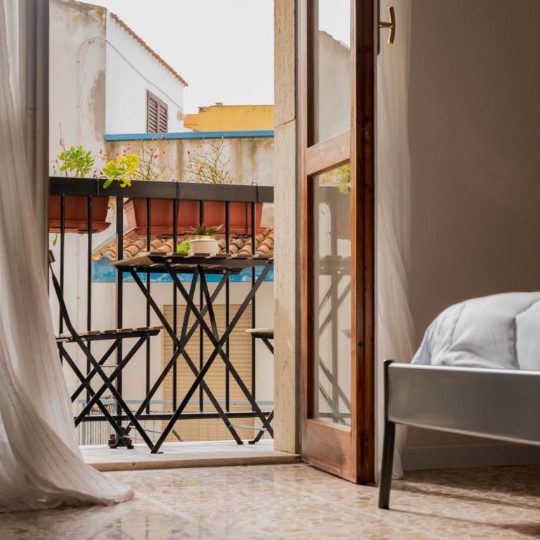 Four Rooms Alghero - Camera Matrimoniale con Balcone - 7