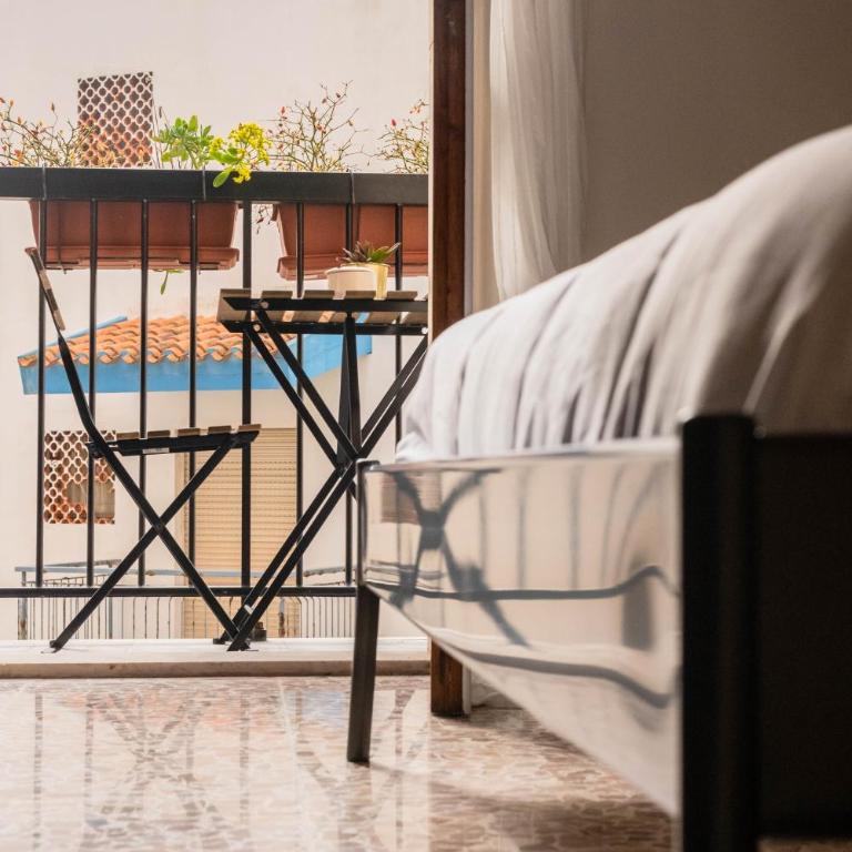 Four Rooms Alghero - Camera Matrimoniale con Balcone - 18