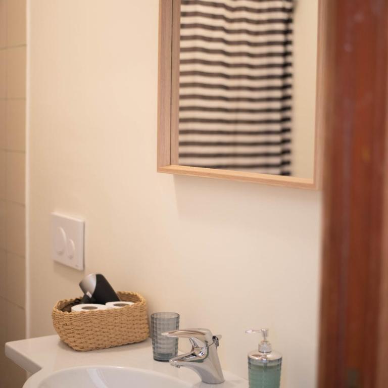 Four Rooms Alghero - Camera Matrimoniale con Balcone - 21
