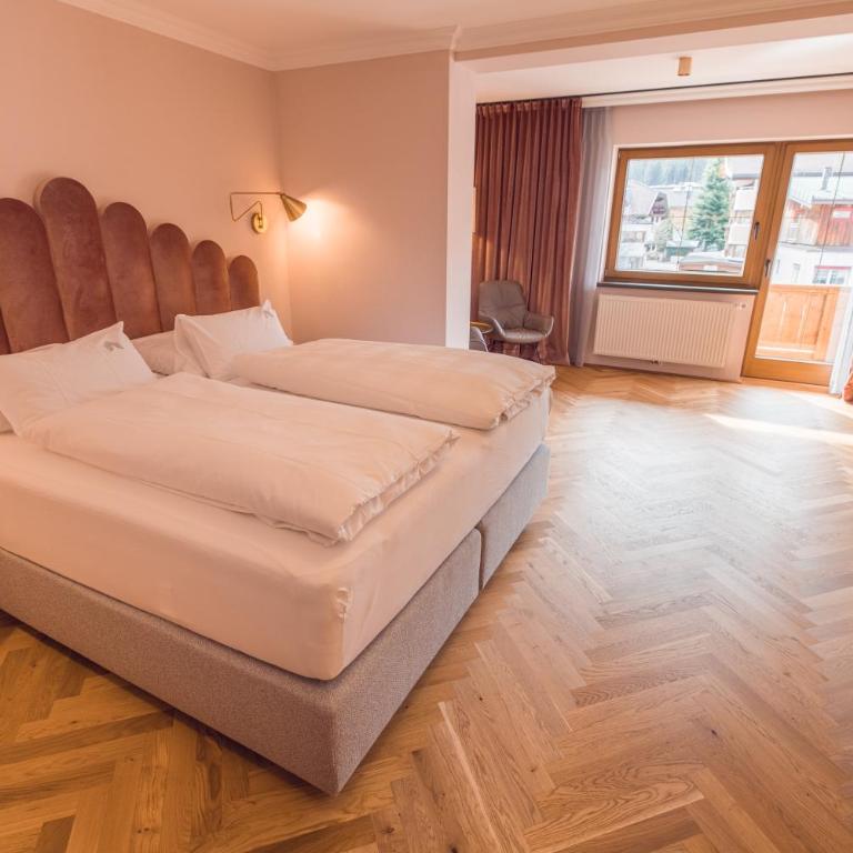 Alpine Hideaway ZILLERTALERHOF - 4 Sterne Superior - Suite Charming - 3
