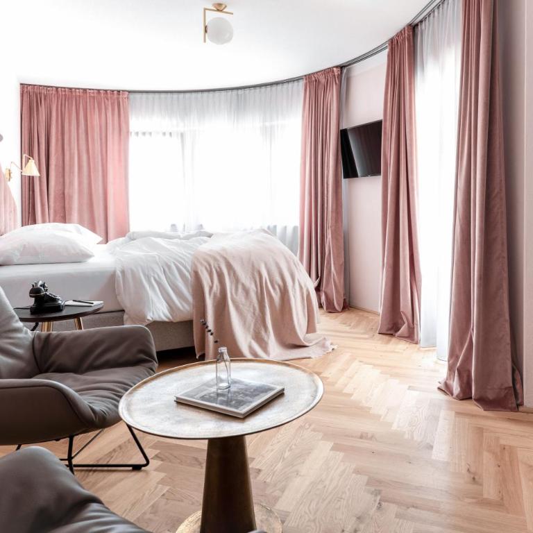 Alpine Hideaway ZILLERTALERHOF - 4 Sterne Superior - Zimmer Comfy - 1
