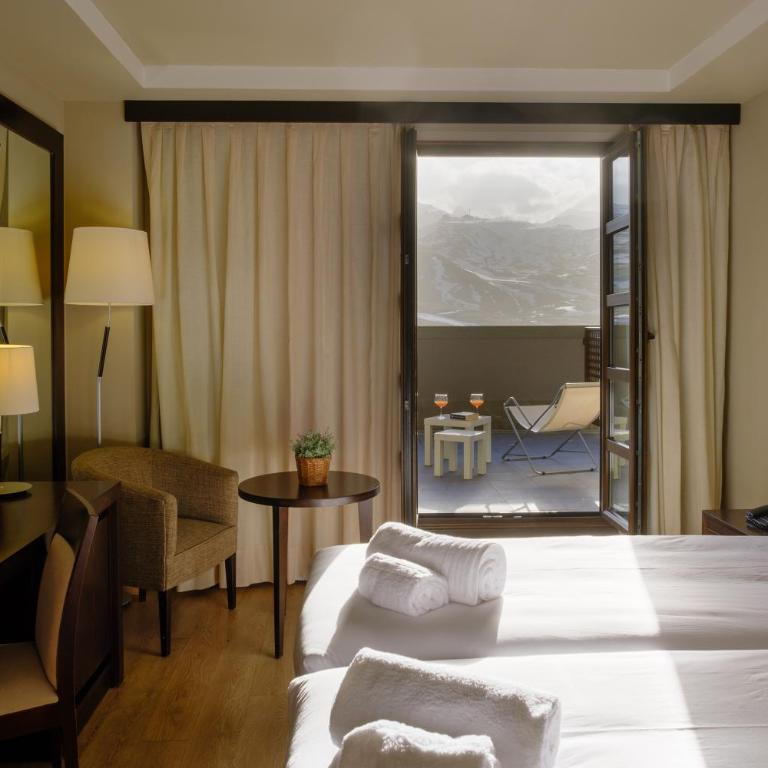 SNÖ Aragon Hills - Dreibettzimmer mit Bergblick - 2