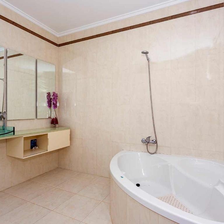 CH Villa Calida Monteazul - Three-Bedroom Villa - 18