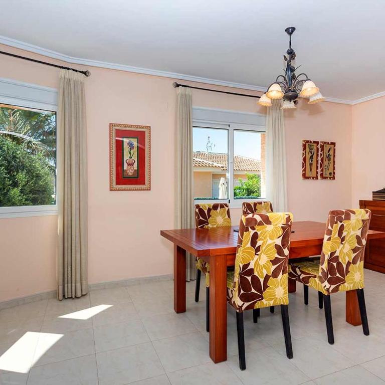 CH Villa Calida Monteazul - Three-Bedroom Villa - 11