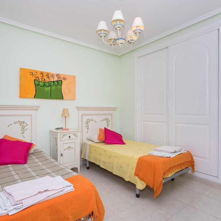 CH Villa Calida Monteazul - Three-Bedroom Villa - 23