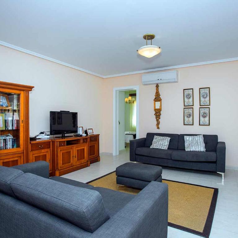 CH Villa Calida Monteazul - Three-Bedroom Villa - 8