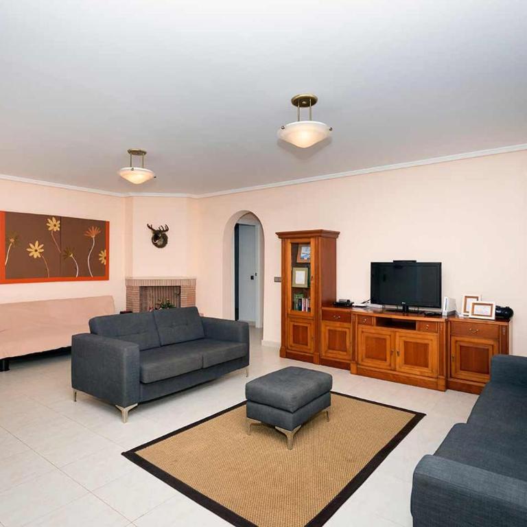 CH Villa Calida Monteazul - Three-Bedroom Villa - 5