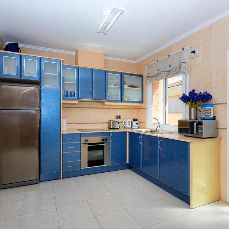 CH Villa Calida Monteazul - Three-Bedroom Villa - 13