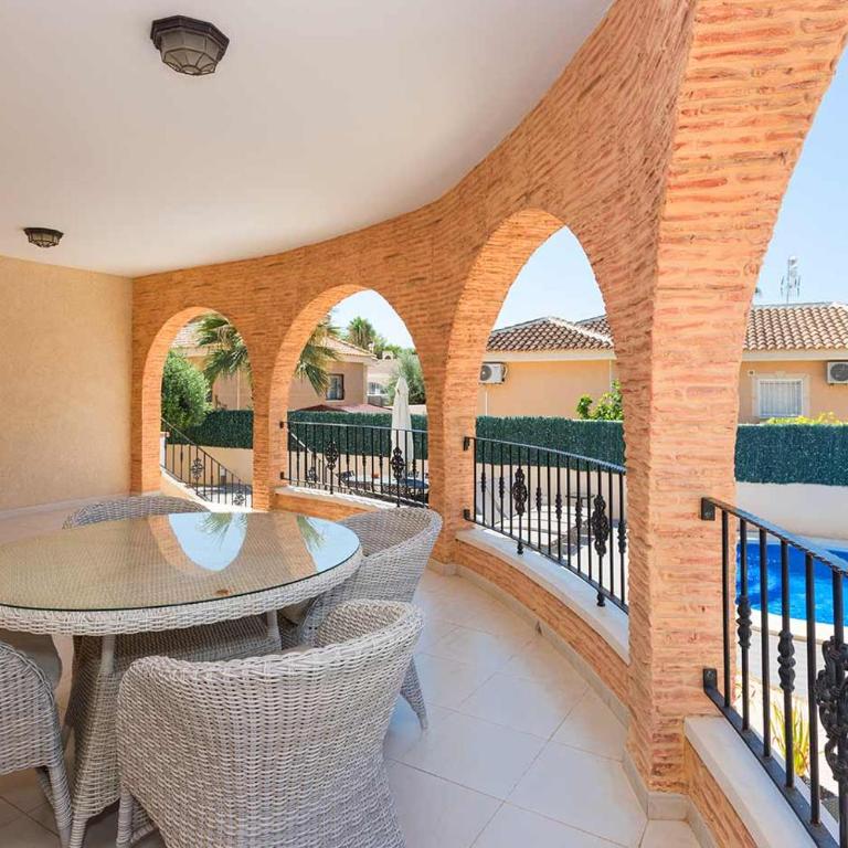 CH Villa Calida Monteazul - Three-Bedroom Villa - 2