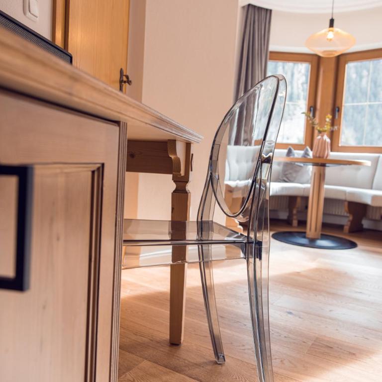 Alpine Hideaway ZILLERTALERHOF - 4 Sterne Superior - Deluxe Doppelzimmer - 5