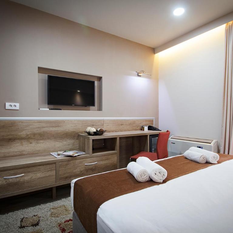 Hotel Junior - Deluks Dvokrevetna Soba sa Bračnim Krevetom/Zasebnim Krevetima - 5