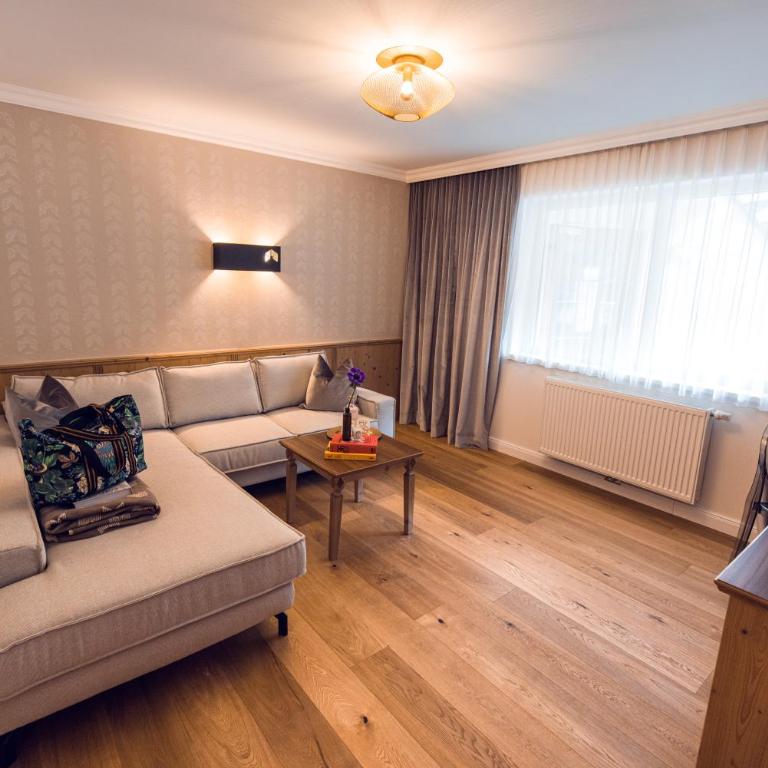 Alpine Hideaway ZILLERTALERHOF - 4 Sterne Superior - Familiensuite - 5