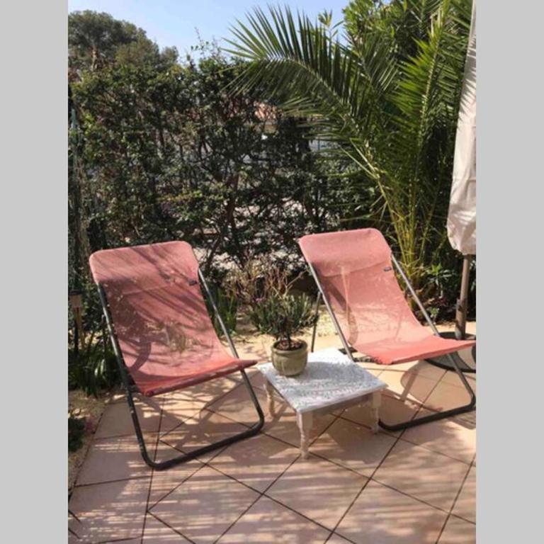 La petite Pinède Studio climatisé 400m de la plage - Studio - 21